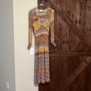 Size small dress from Vila. Small tear near bust area. Worn once.